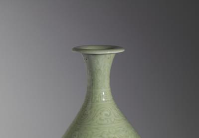 图片[2]-Yuhuchun vase with incised flowers decoration in green glaze, Longquan ware, Early Ming dynasty (1368-1424)-China Archive